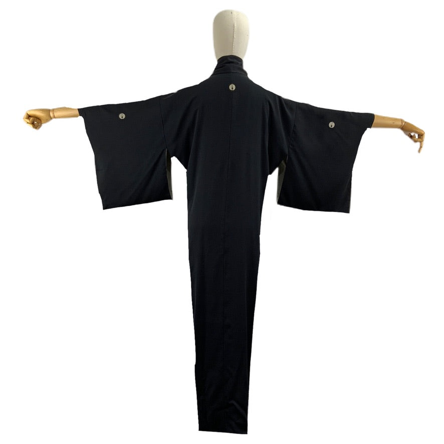 Original japanischer schwarzer Kimono mit Familienwappen 60