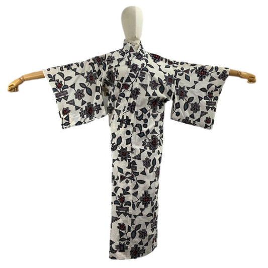 Original japanischer weißer Kimono mit geometrischen und floralen Mustern 32